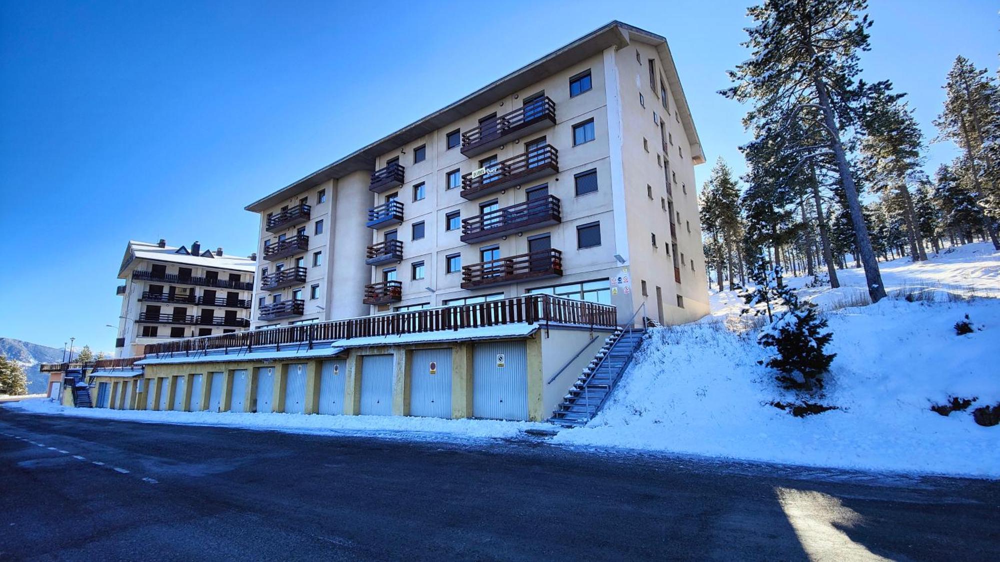 Port Del Comte Apartment - A Pie De Pista La Coma I La Pedra Zewnętrze zdjęcie